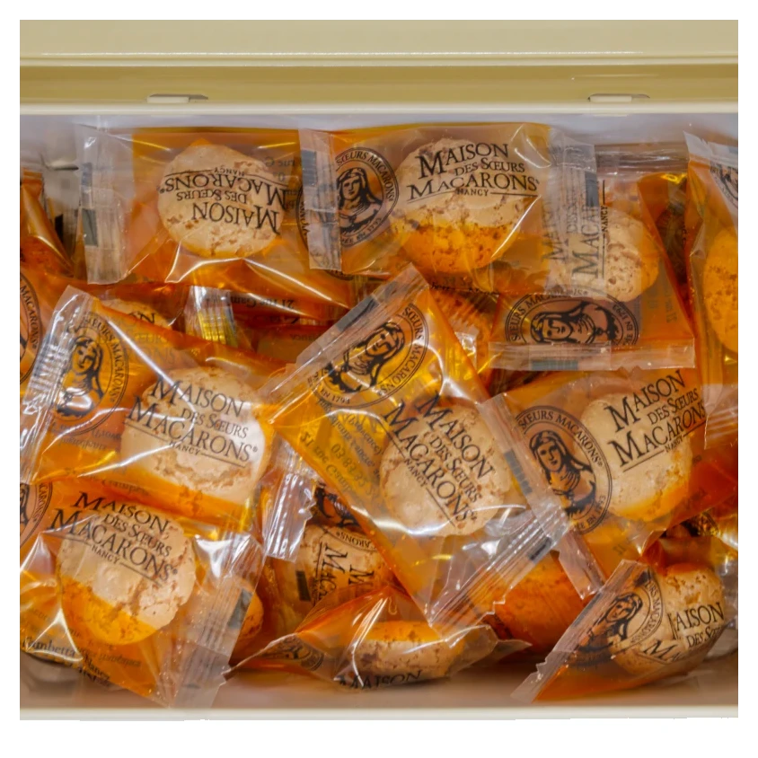 Boîte en métal de 40 Mini Macarons des Sœurs